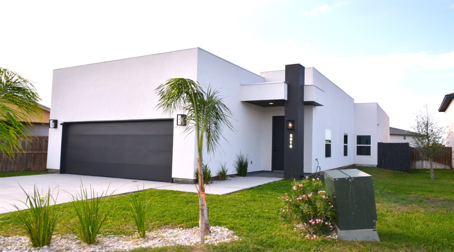 5616 Encanto Dr., LAREDO, Texas 78046, 3 Bedrooms Bedrooms, 4 Rooms Rooms,3 BathroomsBathrooms,Residential,For Sale,5616 Encanto Dr.,20261890