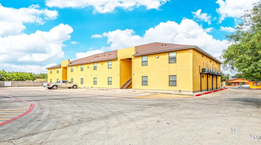 2119 Ejido Ave, Laredo, Texas 78046, 2 Bedrooms Bedrooms, 3 Rooms Rooms,1 BathroomBathrooms,Residential,For Rent,2119 Ejido Ave,20261891