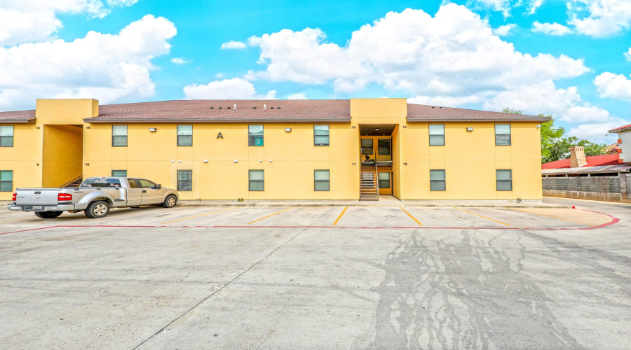 2119 Ejido Ave, Laredo, Texas 78046, 2 Bedrooms Bedrooms, 3 Rooms Rooms,1 BathroomBathrooms,Residential,For Rent,2119 Ejido Ave,20261891