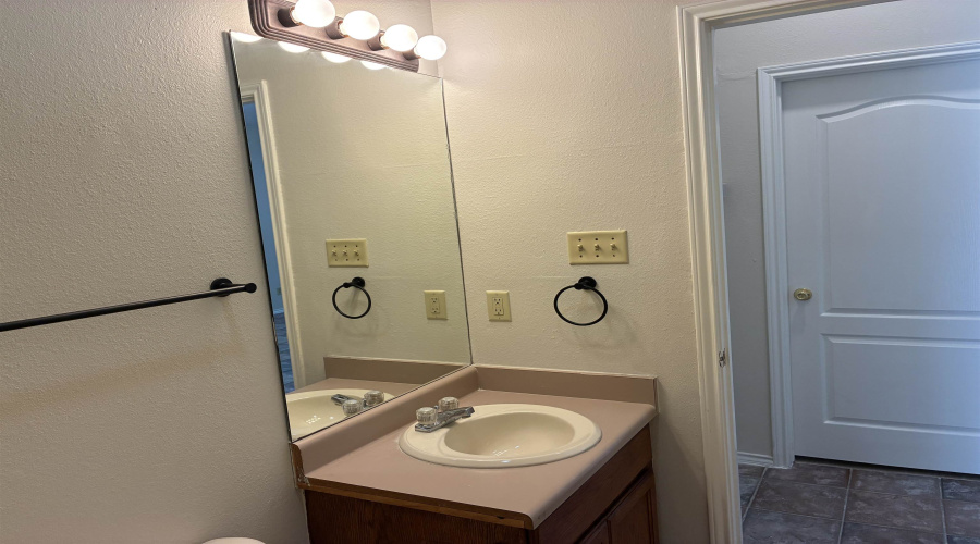 511 Shiloh Dr, LAREDO, Texas 78045, 1 Bedroom Bedrooms, 4 Rooms Rooms,1 BathroomBathrooms,Residential,For Rent,511 Shiloh Dr,20261894