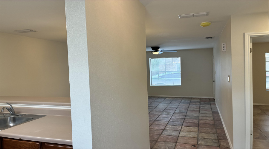 511 Shiloh Dr, LAREDO, Texas 78045, 1 Bedroom Bedrooms, 4 Rooms Rooms,1 BathroomBathrooms,Residential,For Rent,511 Shiloh Dr,20261895