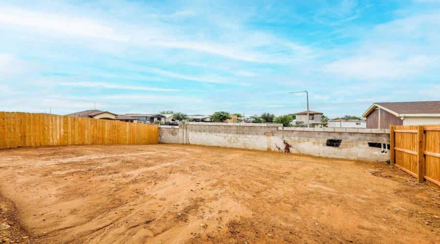 2814 Adamsville, Laredo, Texas 78046, 4 Bedrooms Bedrooms, 5 Rooms Rooms,2 BathroomsBathrooms,Residential,For Sale,2814 Adamsville,20261898