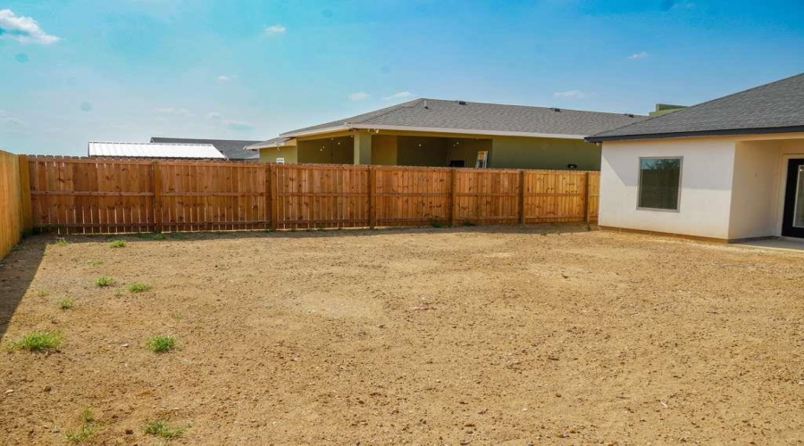 3917 Yoyis St., Laredo, Texas 78046, 3 Bedrooms Bedrooms, 5 Rooms Rooms,2 BathroomsBathrooms,Residential,For Sale,3917 Yoyis St.,20261899