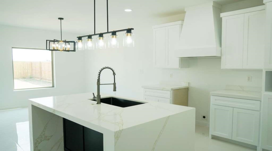 3917 Yoyis St., Laredo, Texas 78046, 3 Bedrooms Bedrooms, 5 Rooms Rooms,2 BathroomsBathrooms,Residential,For Sale,3917 Yoyis St.,20261899