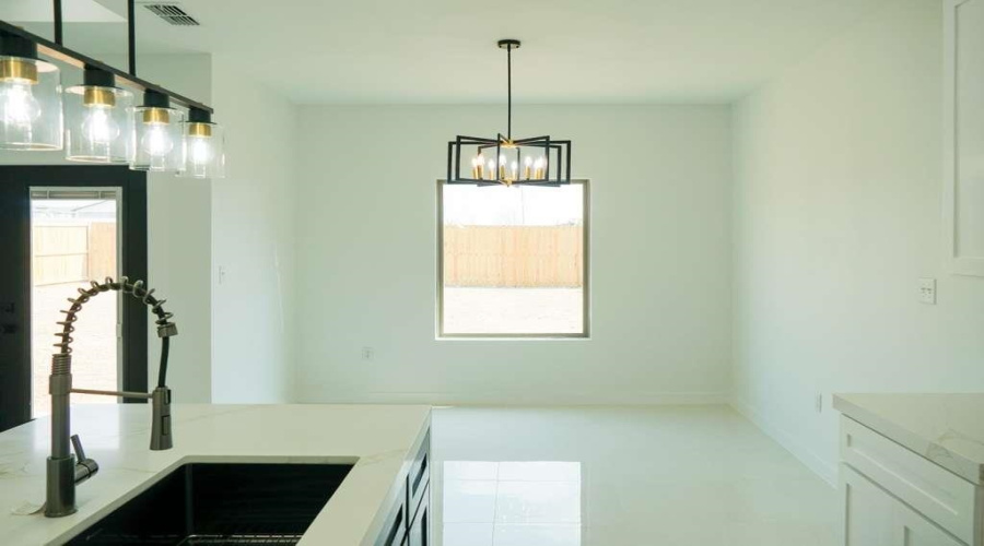 3917 Yoyis St., Laredo, Texas 78046, 3 Bedrooms Bedrooms, 5 Rooms Rooms,2 BathroomsBathrooms,Residential,For Sale,3917 Yoyis St.,20261899