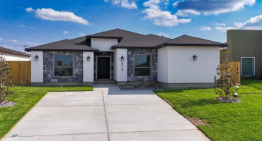 3917 Yoyis St., Laredo, Texas 78046, 3 Bedrooms Bedrooms, 5 Rooms Rooms,2 BathroomsBathrooms,Residential,For Sale,3917 Yoyis St.,20261899