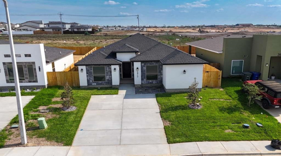 3917 Yoyis St., Laredo, Texas 78046, 3 Bedrooms Bedrooms, 5 Rooms Rooms,2 BathroomsBathrooms,Residential,For Sale,3917 Yoyis St.,20261899