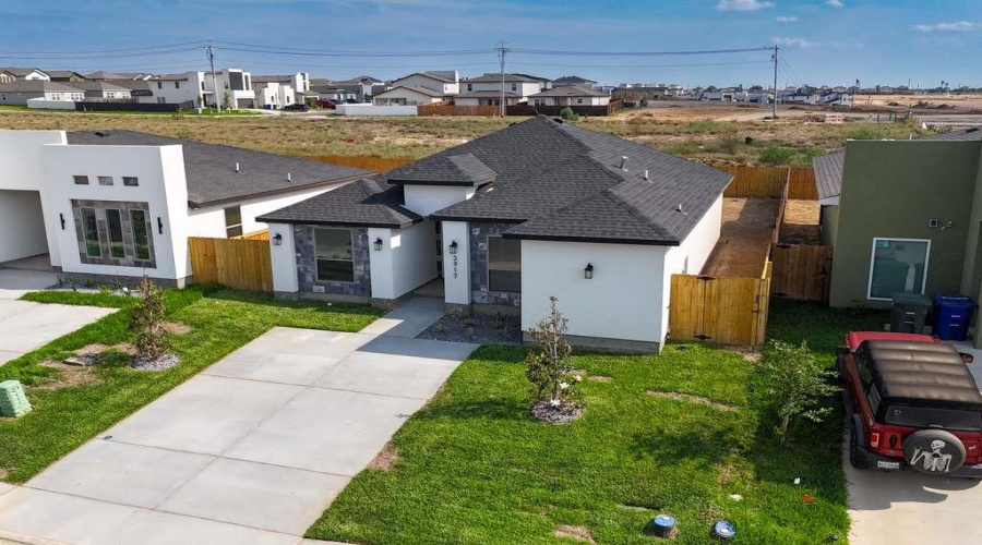 3917 Yoyis St., Laredo, Texas 78046, 3 Bedrooms Bedrooms, 5 Rooms Rooms,2 BathroomsBathrooms,Residential,For Sale,3917 Yoyis St.,20261899