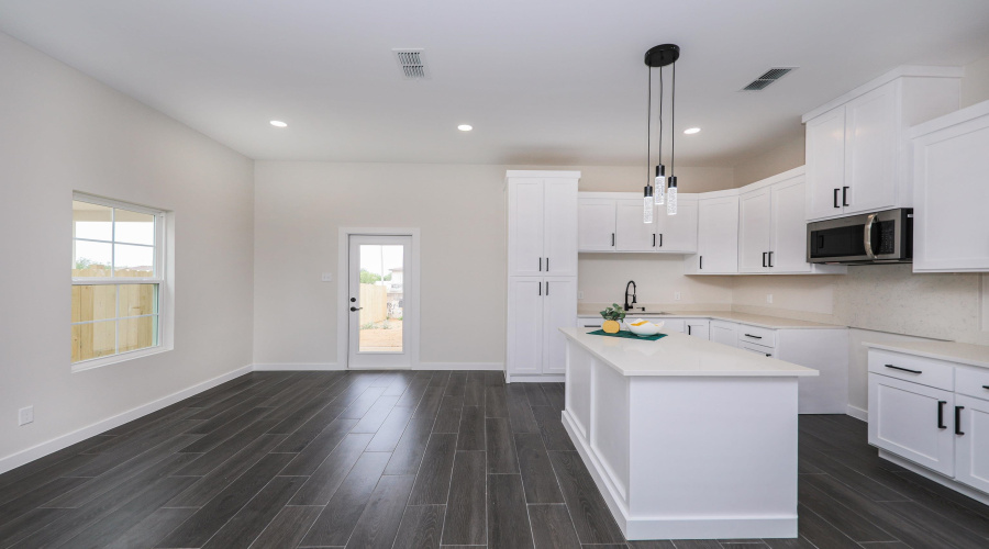 2816 Adamsville, Laredo, Texas 78046, 4 Bedrooms Bedrooms, 5 Rooms Rooms,2 BathroomsBathrooms,Residential,For Sale,2816 Adamsville,20261900