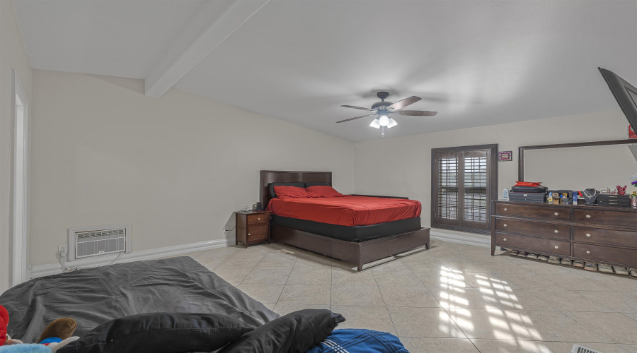 3901 Bear Claw Ln, Laredo, Texas 78043, 5 Bedrooms Bedrooms, 7 Rooms Rooms,2 BathroomsBathrooms,Residential,For Sale,3901 Bear Claw Ln,20261901