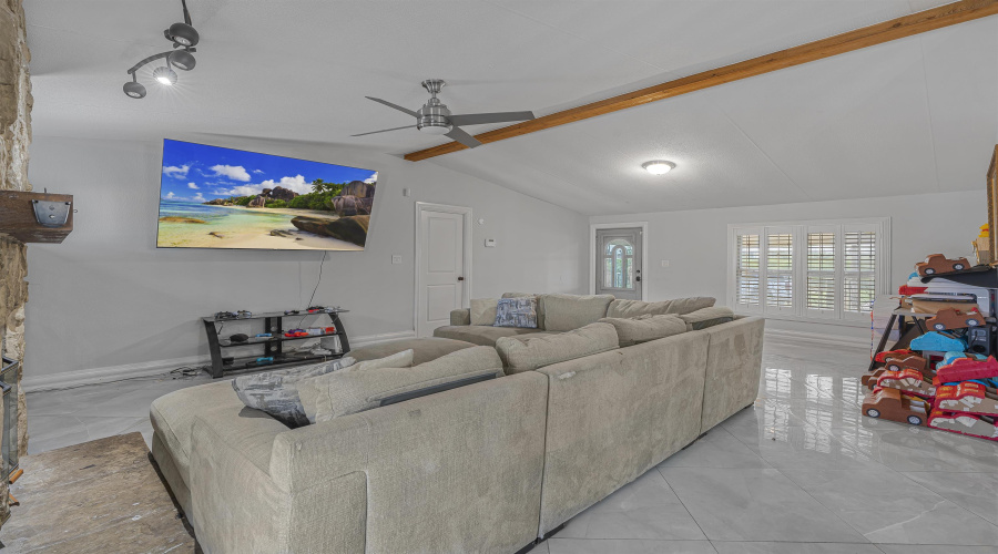 3901 Bear Claw Ln, Laredo, Texas 78043, 5 Bedrooms Bedrooms, 7 Rooms Rooms,2 BathroomsBathrooms,Residential,For Sale,3901 Bear Claw Ln,20261901