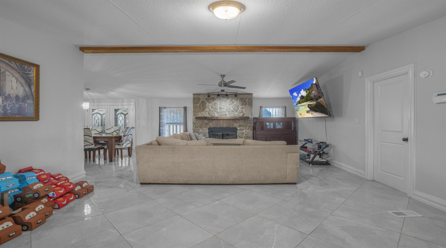 3901 Bear Claw Ln, Laredo, Texas 78043, 5 Bedrooms Bedrooms, 7 Rooms Rooms,2 BathroomsBathrooms,Residential,For Sale,3901 Bear Claw Ln,20261901