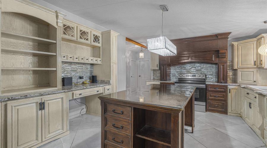 3901 Bear Claw Ln, Laredo, Texas 78043, 5 Bedrooms Bedrooms, 7 Rooms Rooms,2 BathroomsBathrooms,Residential,For Sale,3901 Bear Claw Ln,20261901