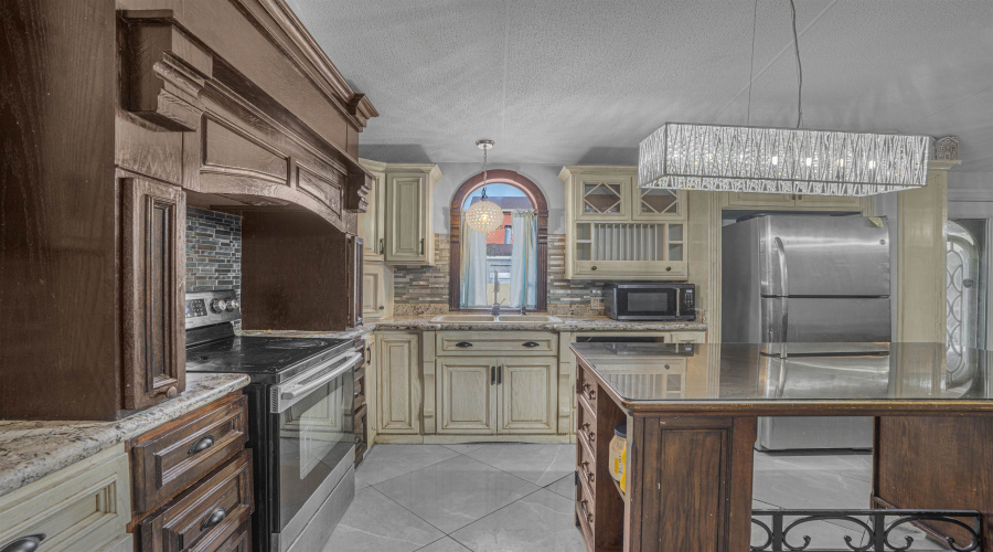 3901 Bear Claw Ln, Laredo, Texas 78043, 5 Bedrooms Bedrooms, 7 Rooms Rooms,2 BathroomsBathrooms,Residential,For Sale,3901 Bear Claw Ln,20261901