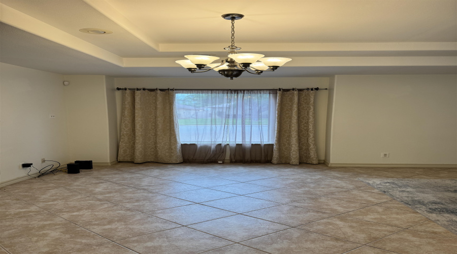 321 Newcastle Dr, Larfedo, Texas 78045, 3 Bedrooms Bedrooms, 5 Rooms Rooms,2 BathroomsBathrooms,Residential,For Sale,321 Newcastle Dr,20261903