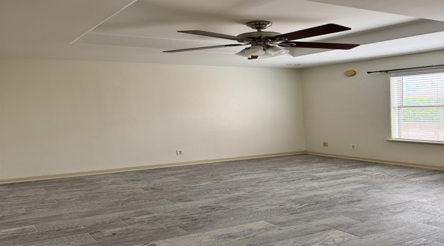 321 Newcastle Dr, Larfedo, Texas 78045, 3 Bedrooms Bedrooms, 5 Rooms Rooms,2 BathroomsBathrooms,Residential,For Sale,321 Newcastle Dr,20261903