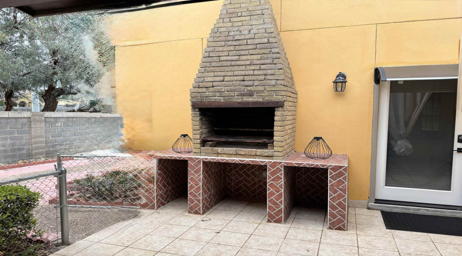 321 Newcastle Dr, Larfedo, Texas 78045, 3 Bedrooms Bedrooms, 5 Rooms Rooms,2 BathroomsBathrooms,Residential,For Sale,321 Newcastle Dr,20261903