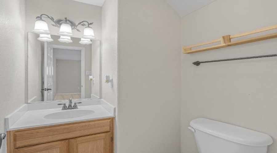 617 Pinos Cr, Laredo, Texas 78043, 4 Bedrooms Bedrooms, 7 Rooms Rooms,2 BathroomsBathrooms,Residential,For Sale,617 Pinos Cr,20261905