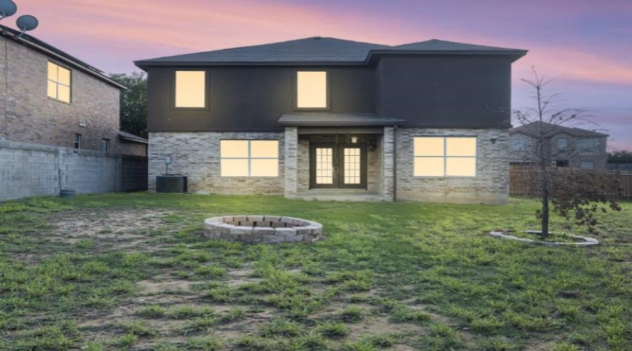 617 Pinos Cr, Laredo, Texas 78043, 4 Bedrooms Bedrooms, 7 Rooms Rooms,2 BathroomsBathrooms,Residential,For Sale,617 Pinos Cr,20261905