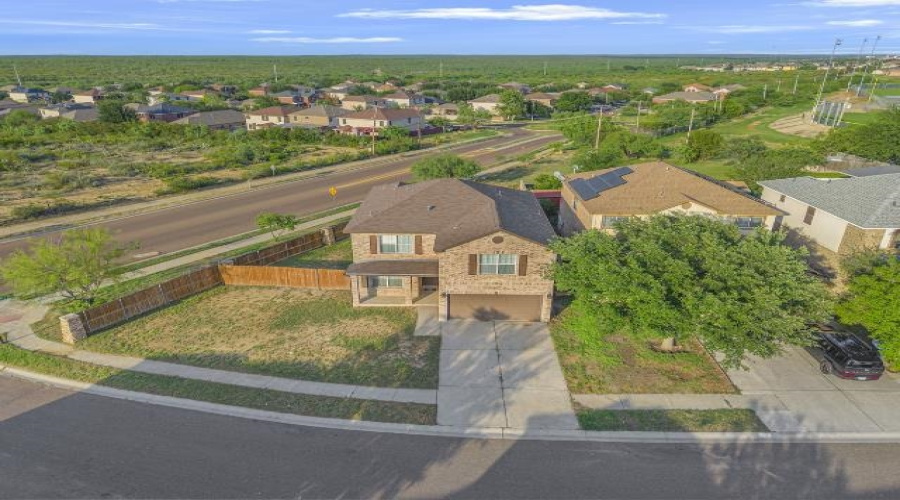 617 Pinos Cr, Laredo, Texas 78043, 4 Bedrooms Bedrooms, 7 Rooms Rooms,2 BathroomsBathrooms,Residential,For Sale,617 Pinos Cr,20261905