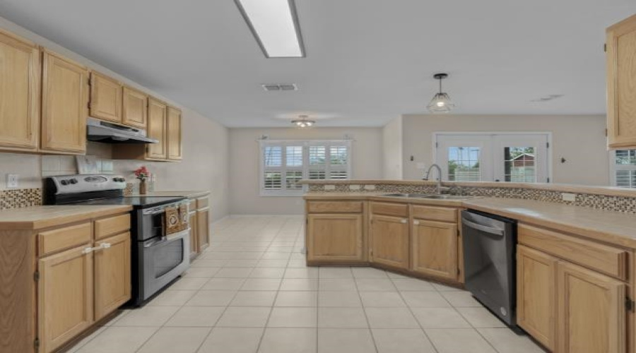 617 Pinos Cr, Laredo, Texas 78043, 4 Bedrooms Bedrooms, 7 Rooms Rooms,2 BathroomsBathrooms,Residential,For Sale,617 Pinos Cr,20261905