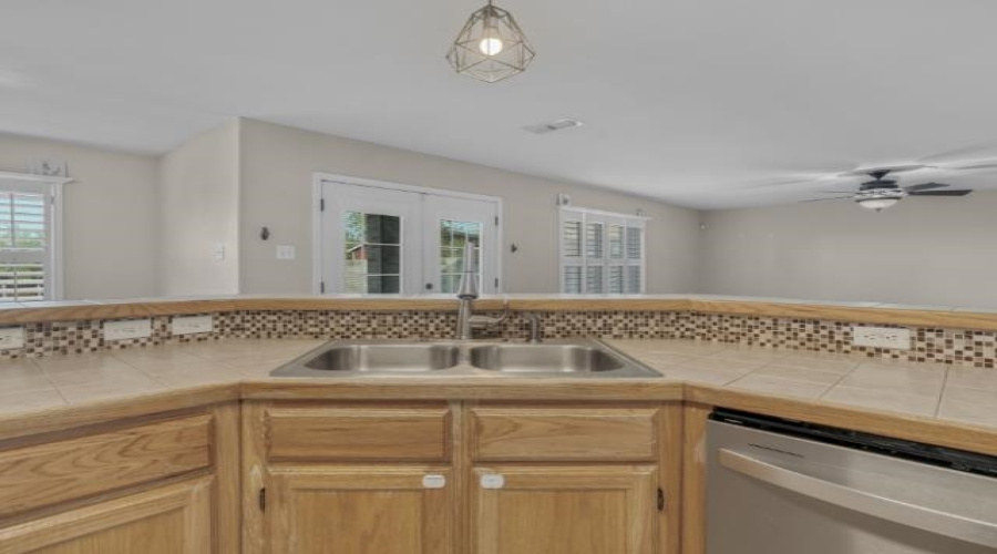 617 Pinos Cr, Laredo, Texas 78043, 4 Bedrooms Bedrooms, 7 Rooms Rooms,2 BathroomsBathrooms,Residential,For Sale,617 Pinos Cr,20261905
