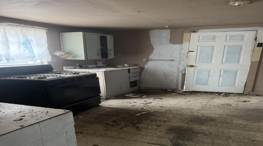 3107 Convent Ave, Laredo, Texas 78040, 1 Bedroom Bedrooms, 3 Rooms Rooms,1 BathroomBathrooms,Residential,For Sale,3107 Convent Ave,20261907