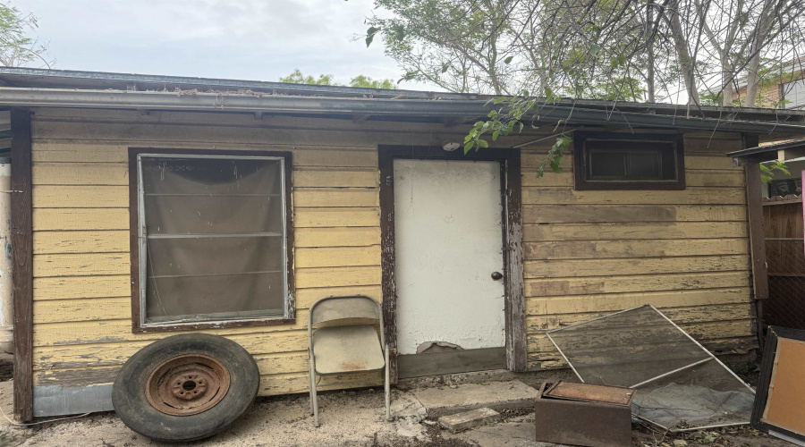 3107 Convent Ave, Laredo, Texas 78040, 1 Bedroom Bedrooms, 3 Rooms Rooms,1 BathroomBathrooms,Residential,For Sale,3107 Convent Ave,20261907