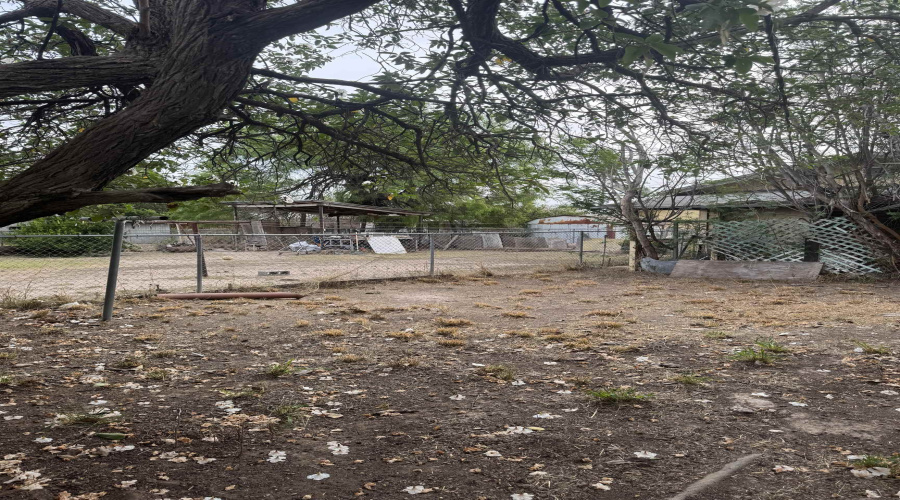 3107 Convent Ave, Laredo, Texas 78040, 1 Bedroom Bedrooms, 3 Rooms Rooms,1 BathroomBathrooms,Residential,For Sale,3107 Convent Ave,20261907