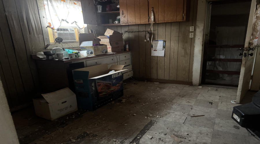 3107 Convent Ave, Laredo, Texas 78040, 1 Bedroom Bedrooms, 3 Rooms Rooms,1 BathroomBathrooms,Residential,For Sale,3107 Convent Ave,20261907