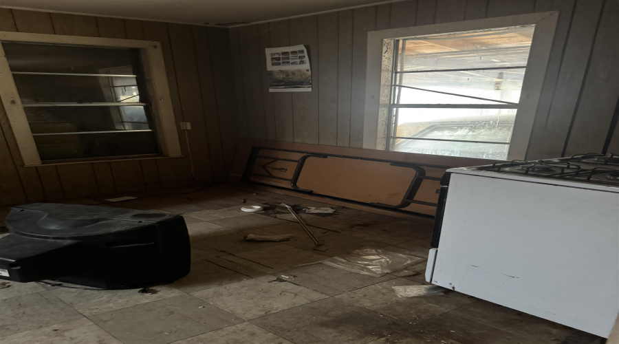 3107 Convent Ave, Laredo, Texas 78040, 1 Bedroom Bedrooms, 3 Rooms Rooms,1 BathroomBathrooms,Residential,For Sale,3107 Convent Ave,20261907