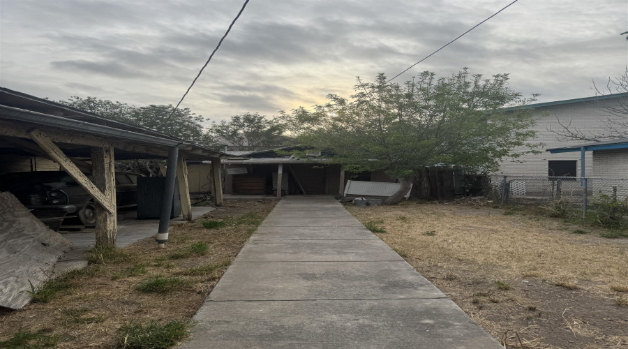 3107 Convent Ave, Laredo, Texas 78040, 1 Bedroom Bedrooms, 3 Rooms Rooms,1 BathroomBathrooms,Residential,For Sale,3107 Convent Ave,20261907