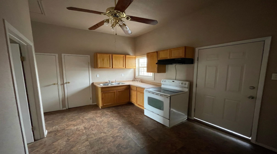 1517 Garcia St, LAREDO, Texas 78040, 2 Bedrooms Bedrooms, 4 Rooms Rooms,1 BathroomBathrooms,Residential,For Rent,1517 Garcia St,20261908