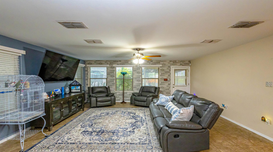 3306 Mandela Ct, Laredo, Texas 78046, 4 Bedrooms Bedrooms, 7 Rooms Rooms,3 BathroomsBathrooms,Residential,For Sale,3306 Mandela Ct,20261910