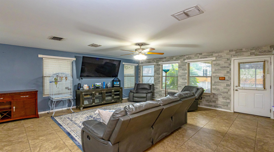 3306 Mandela Ct, Laredo, Texas 78046, 4 Bedrooms Bedrooms, 7 Rooms Rooms,3 BathroomsBathrooms,Residential,For Sale,3306 Mandela Ct,20261910