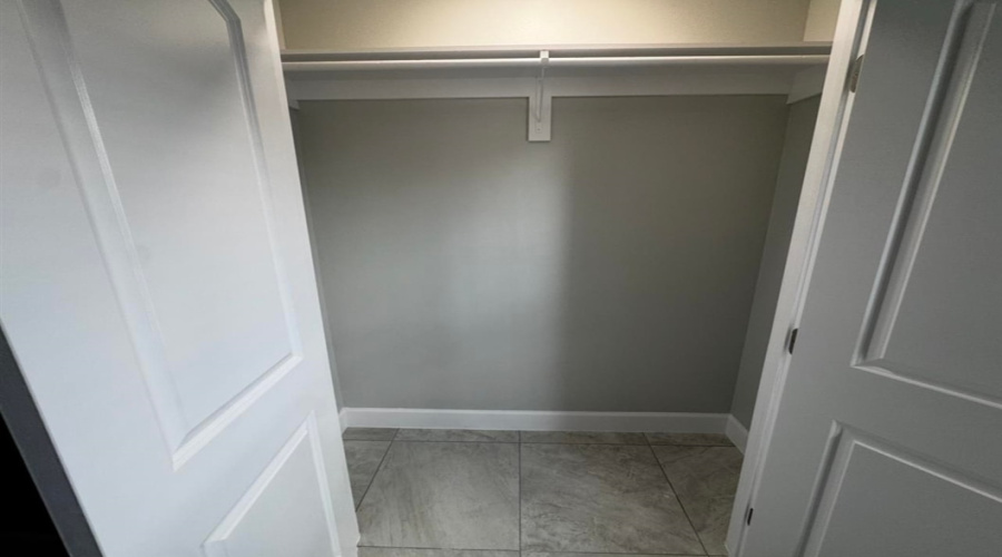 129 Asturias Cts, Laredo, Texas 78046, 4 Bedrooms Bedrooms, 5 Rooms Rooms,3 BathroomsBathrooms,Residential,For Sale,129 Asturias Cts,20261911