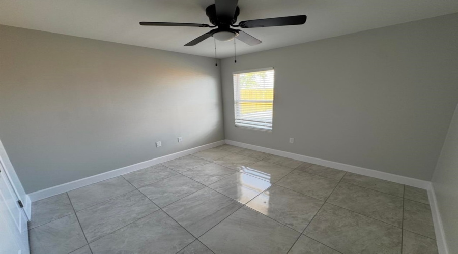 129 Asturias Cts, Laredo, Texas 78046, 4 Bedrooms Bedrooms, 5 Rooms Rooms,3 BathroomsBathrooms,Residential,For Sale,129 Asturias Cts,20261911