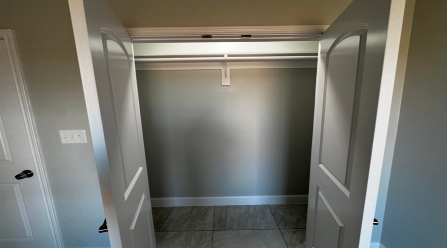 129 Asturias Cts, Laredo, Texas 78046, 4 Bedrooms Bedrooms, 5 Rooms Rooms,3 BathroomsBathrooms,Residential,For Sale,129 Asturias Cts,20261911