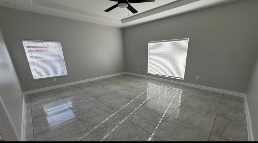 129 Asturias Cts, Laredo, Texas 78046, 4 Bedrooms Bedrooms, 5 Rooms Rooms,3 BathroomsBathrooms,Residential,For Sale,129 Asturias Cts,20261911