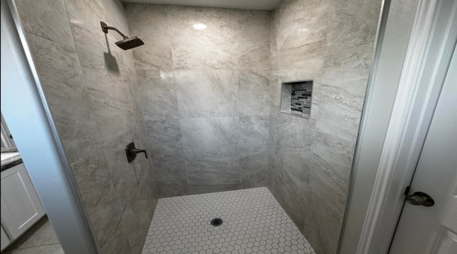 129 Asturias Cts, Laredo, Texas 78046, 4 Bedrooms Bedrooms, 5 Rooms Rooms,3 BathroomsBathrooms,Residential,For Sale,129 Asturias Cts,20261911