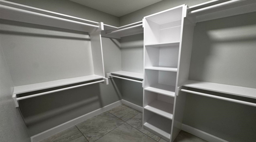 129 Asturias Cts, Laredo, Texas 78046, 4 Bedrooms Bedrooms, 5 Rooms Rooms,3 BathroomsBathrooms,Residential,For Sale,129 Asturias Cts,20261911