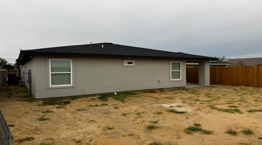 129 Asturias Cts, Laredo, Texas 78046, 4 Bedrooms Bedrooms, 5 Rooms Rooms,3 BathroomsBathrooms,Residential,For Sale,129 Asturias Cts,20261911