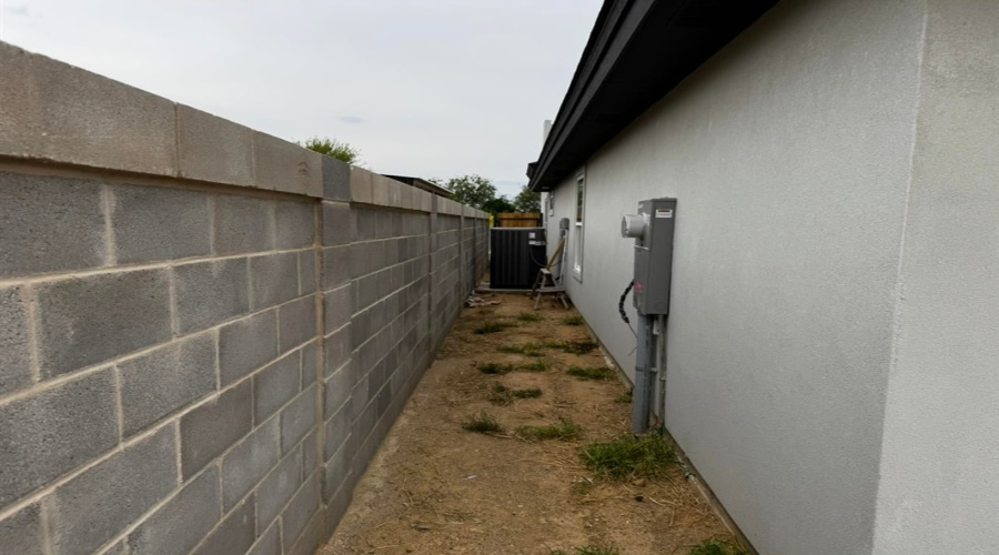 129 Asturias Cts, Laredo, Texas 78046, 4 Bedrooms Bedrooms, 5 Rooms Rooms,3 BathroomsBathrooms,Residential,For Sale,129 Asturias Cts,20261911