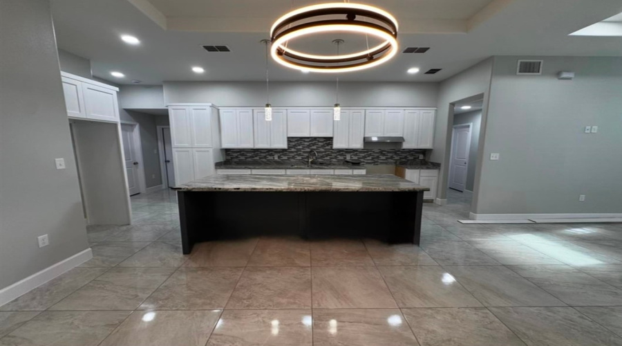 129 Asturias Cts, Laredo, Texas 78046, 4 Bedrooms Bedrooms, 5 Rooms Rooms,3 BathroomsBathrooms,Residential,For Sale,129 Asturias Cts,20261911