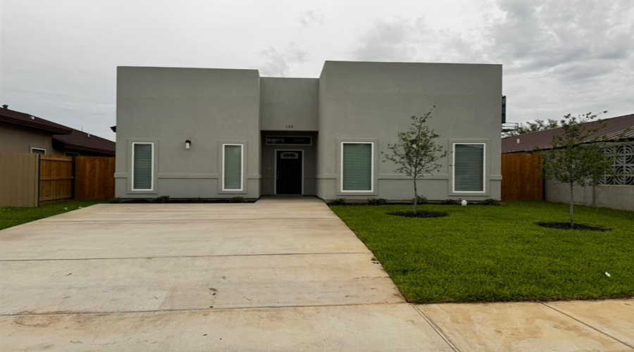 135 Asturias Cts, Laredo, Texas 78046, 4 Bedrooms Bedrooms, 5 Rooms Rooms,2 BathroomsBathrooms,Residential,For Sale,135 Asturias Cts,20261912