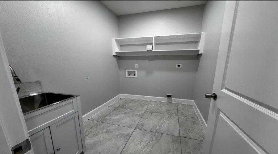 135 Asturias Cts, Laredo, Texas 78046, 4 Bedrooms Bedrooms, 5 Rooms Rooms,2 BathroomsBathrooms,Residential,For Sale,135 Asturias Cts,20261912