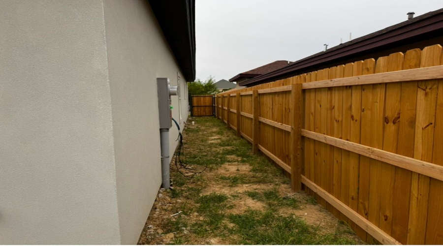 135 Asturias Cts, Laredo, Texas 78046, 4 Bedrooms Bedrooms, 5 Rooms Rooms,2 BathroomsBathrooms,Residential,For Sale,135 Asturias Cts,20261912