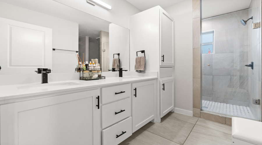 5418 Travesia Ct., Laredo, Texas 78046, 4 Bedrooms Bedrooms, 6 Rooms Rooms,2 BathroomsBathrooms,Residential,For Sale,5418 Travesia Ct.,20261913