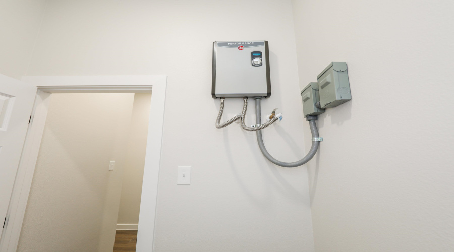 2812 Adamsville, Laredo, Texas 78046, 3 Bedrooms Bedrooms, 5 Rooms Rooms,2 BathroomsBathrooms,Residential,For Sale,2812 Adamsville,20261915