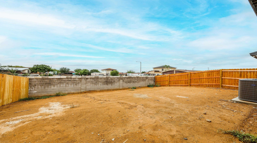 2812 Adamsville, Laredo, Texas 78046, 3 Bedrooms Bedrooms, 5 Rooms Rooms,2 BathroomsBathrooms,Residential,For Sale,2812 Adamsville,20261915